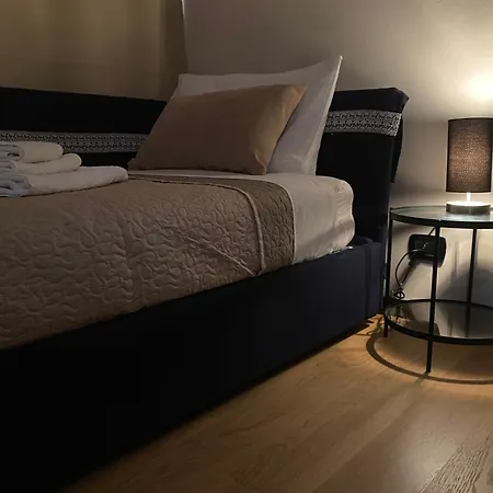 Bed & Breakfast Duca Di Maqueda Nel Pieno Centro Dell Citta' A 5 Minuti Dalla Stazione Degli Autobus E Dei Treni Palermo